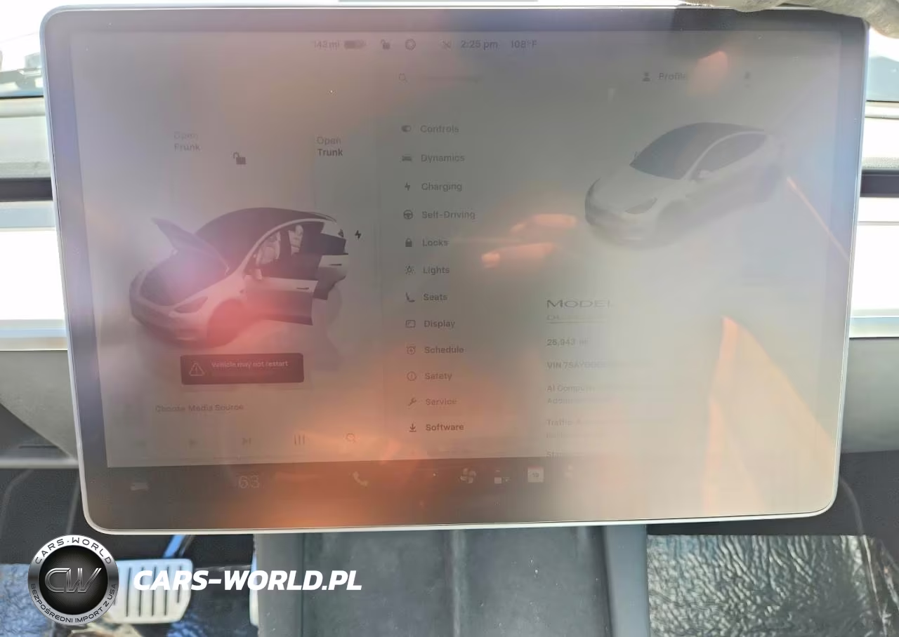 2022 Tesla Model Y VIN:7SAYGDEF8NF538346 - 9