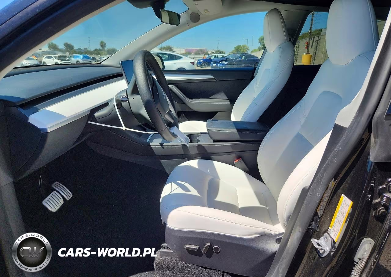 2024 Tesla Model Y VIN:7SAYGDEF8RF132993 - 7