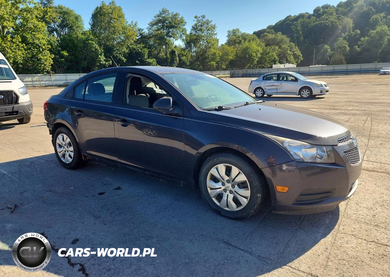 2014 Chevrolet Cruze Ls VIN:1G1PA5SG5E7392399 - 4
