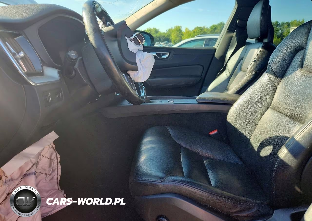 2018 Volvo Xc60 T6 Momentum VIN:YV4A22RK9J1033912 - 7