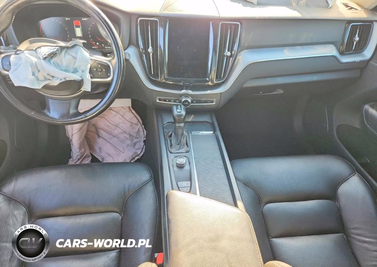 2018 Volvo Xc60 T6 Momentum VIN:YV4A22RK9J1033912 - 8