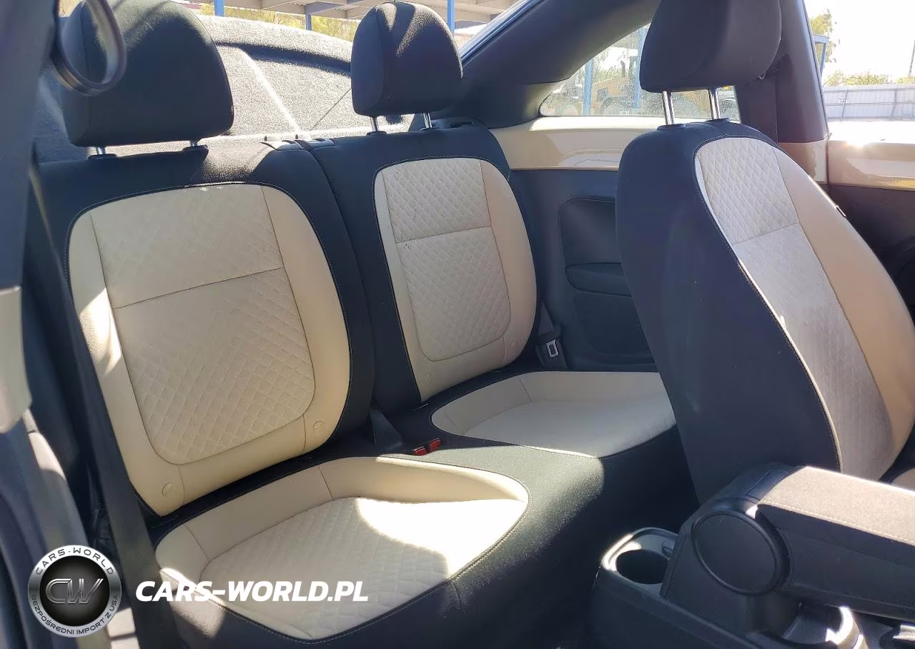 2019 Volkswagen Beetle S VIN:3VWFD7AT7KM703186 - 10