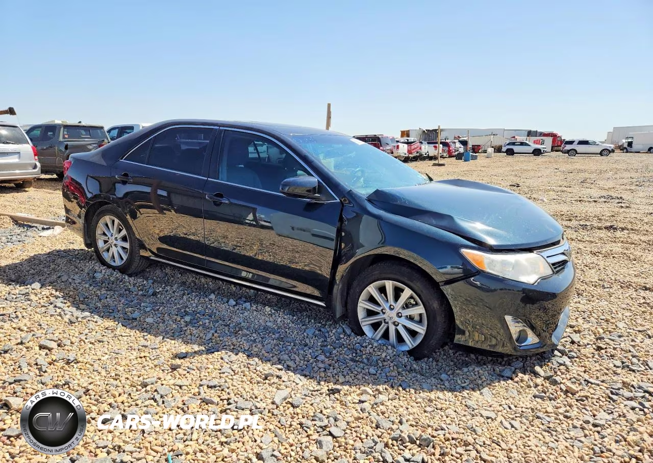 2014 Toyota Camry Xle VIN:4T4BF1FK8ER393043 - 4