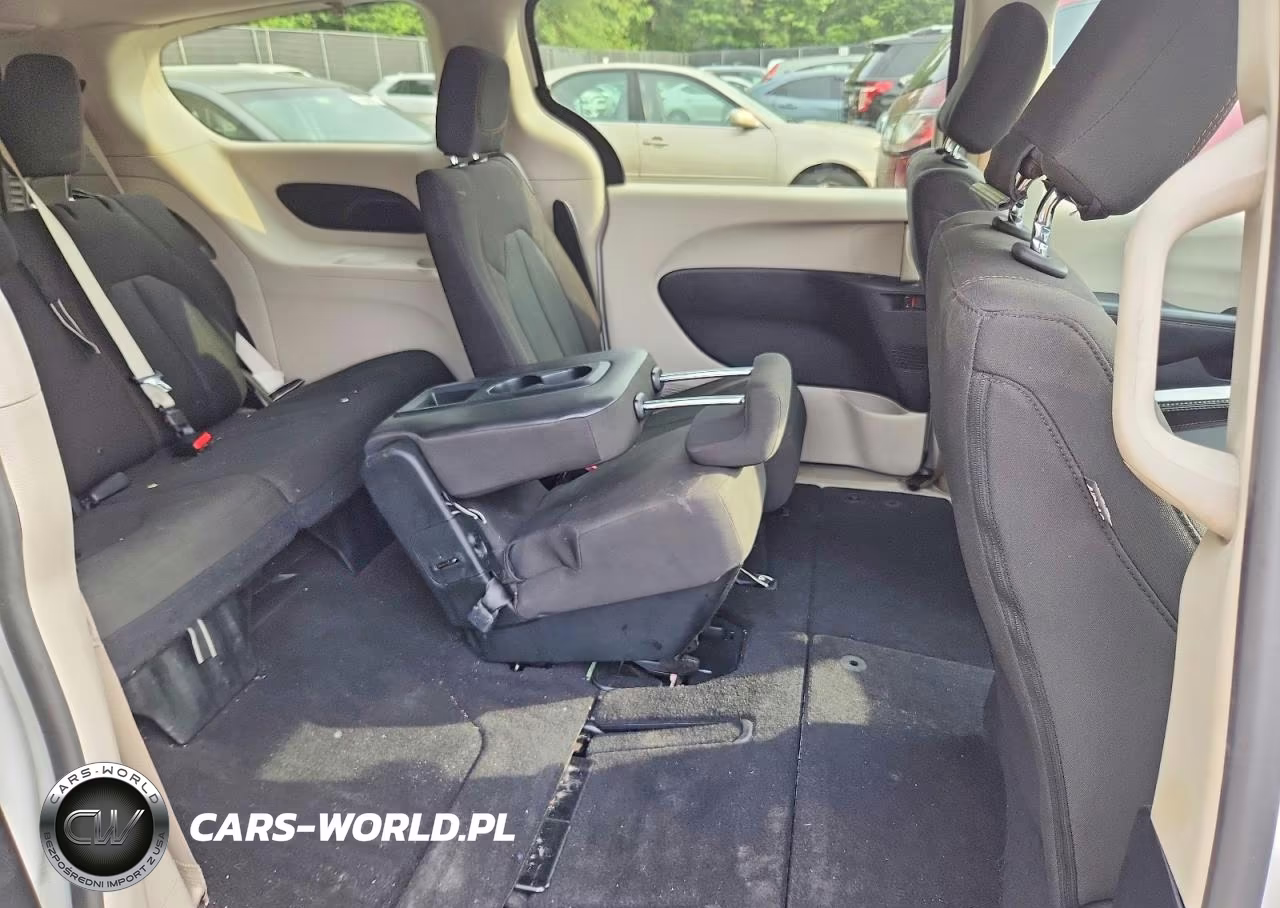 2017 Chrysler Pacifica Lx VIN:2C4RC1CG0HR560650 - 11