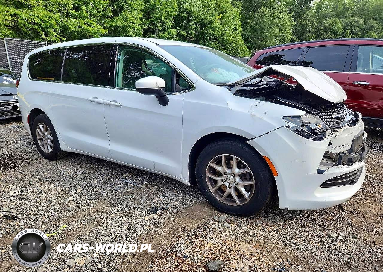 2017 Chrysler Pacifica Lx VIN:2C4RC1CG0HR560650 - 4