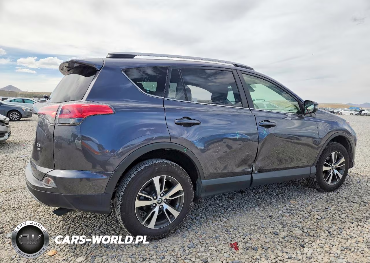 2018 Toyota Rav4 Xle VIN:JTMRFREV6JJ720297 - 3
