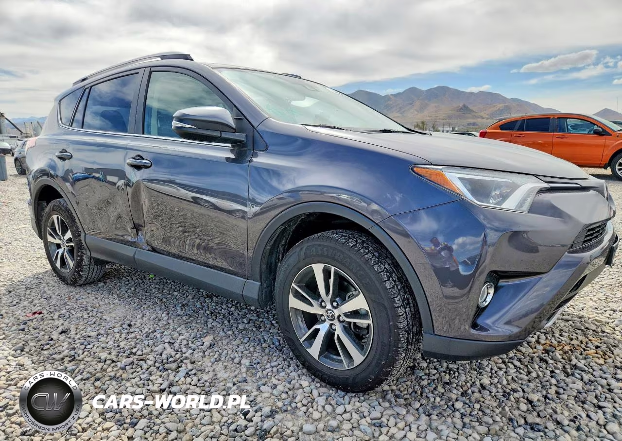 2018 Toyota Rav4 Xle VIN:JTMRFREV6JJ720297 - 4