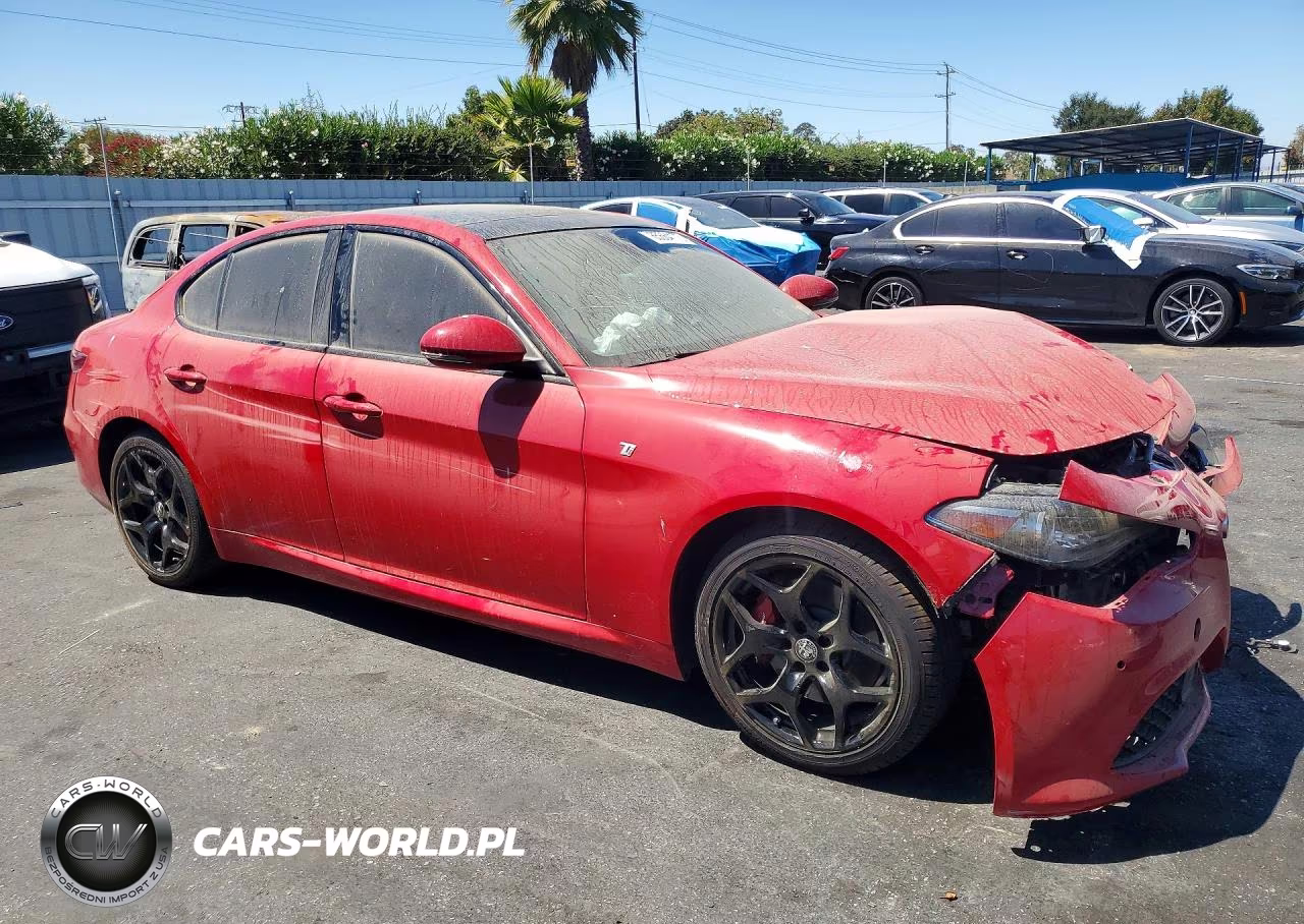 2023 Alfa Romeo Giulia Ti VIN:ZARFAMBN8P7666957 - 4