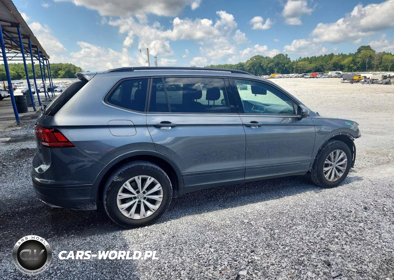 2018 Volkswagen Tiguan S VIN:3VV1B7AX3JM033481 - 3