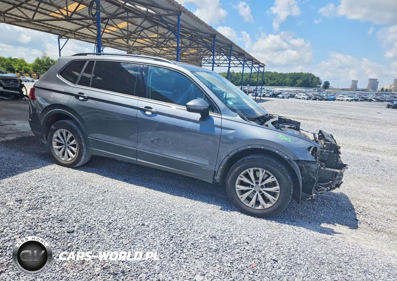 2018 Volkswagen Tiguan S VIN:3VV1B7AX3JM033481 - 4