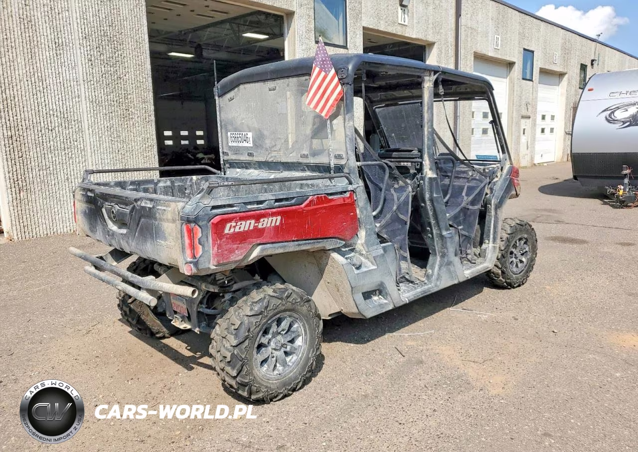 2018 Can-Am Defender Utility Vehicle VIN:3JBUCAN44JK000624 - 4
