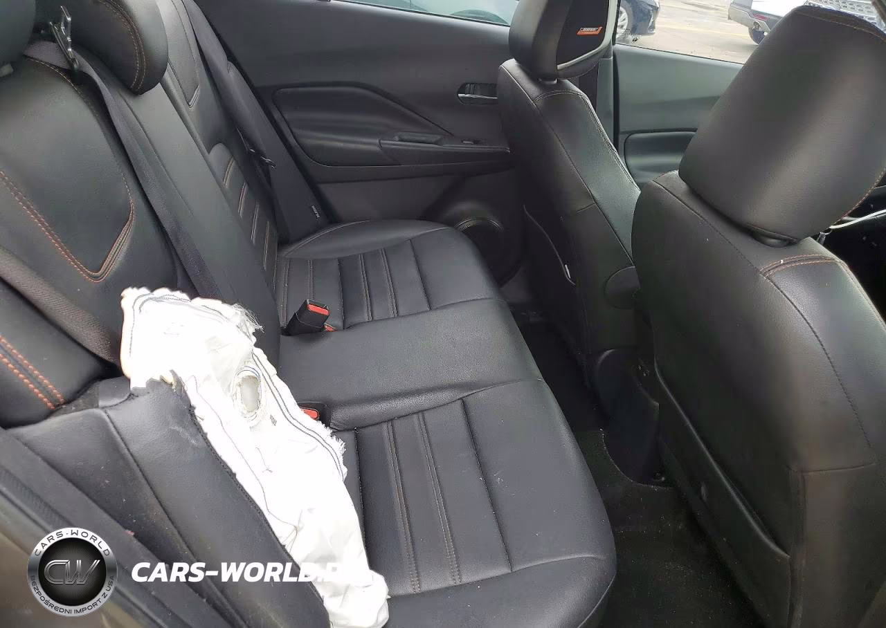 2020 Nissan Kicks Sr VIN:3N1CP5DV7LL555789 - 10