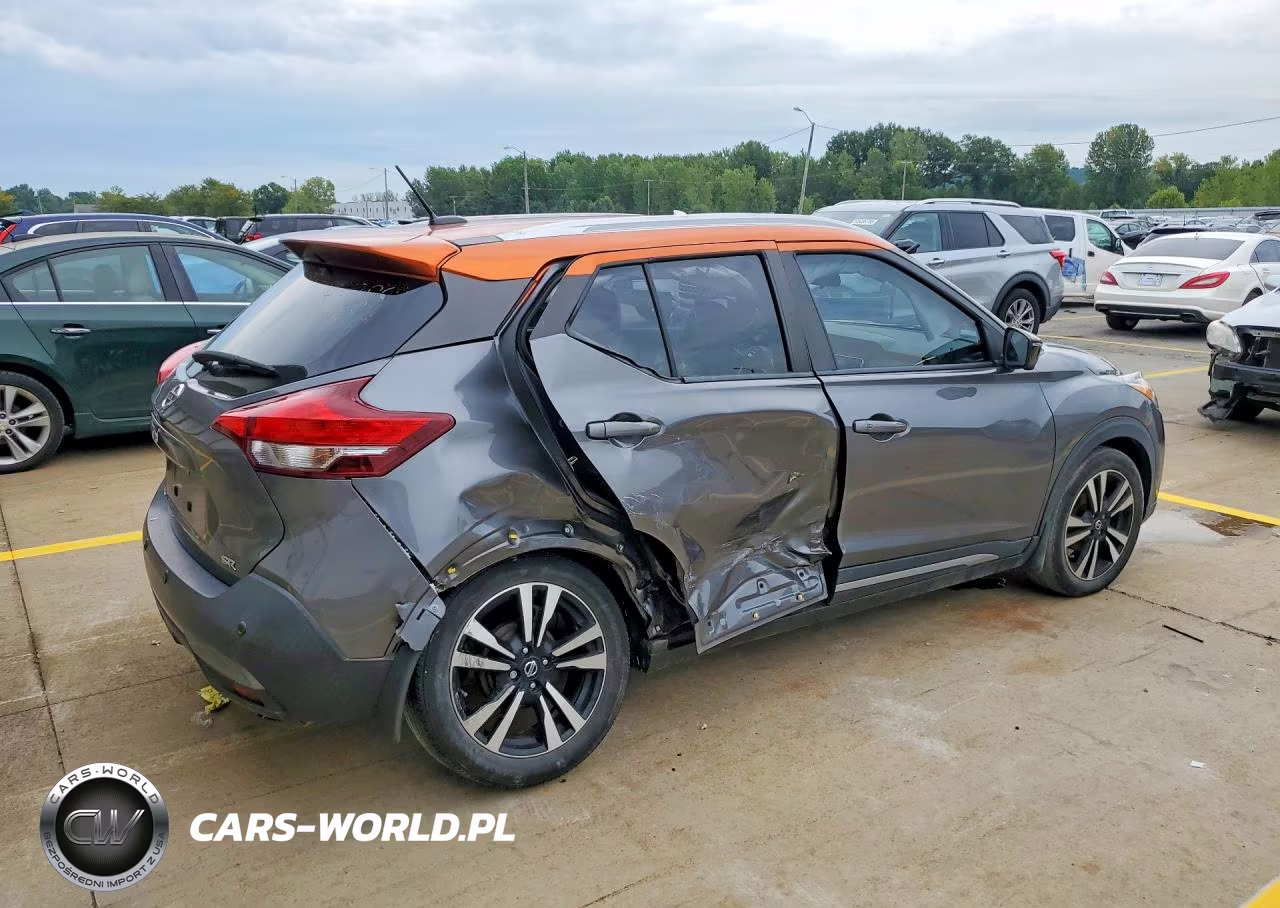 2020 Nissan Kicks Sr VIN:3N1CP5DV7LL555789 - 3