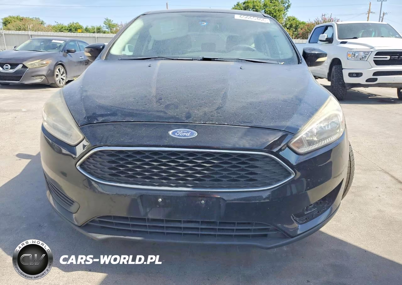 2017 Ford Focus Se VIN:1FADP3K2XHL216483 - 5