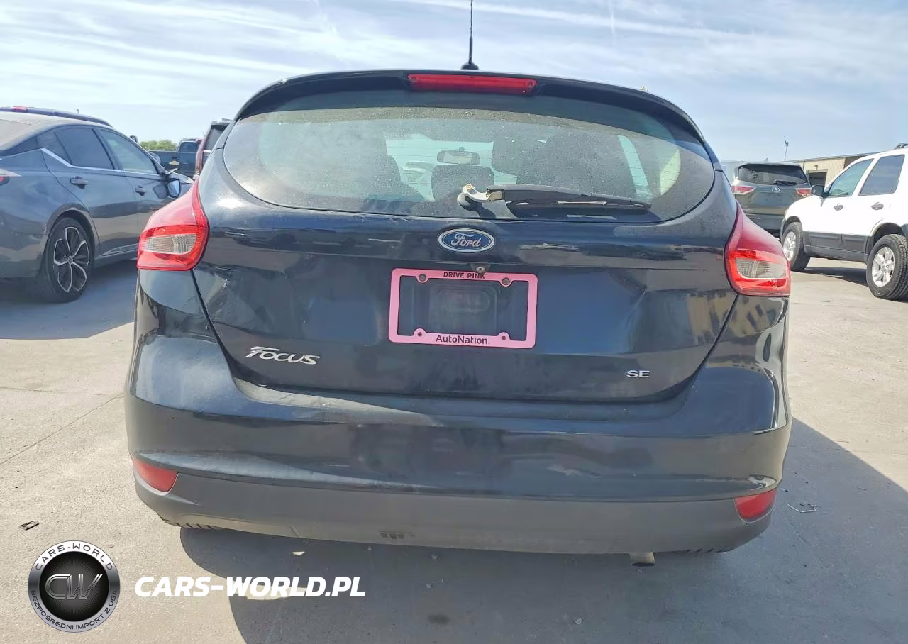 2017 Ford Focus Se VIN:1FADP3K2XHL216483 - 6