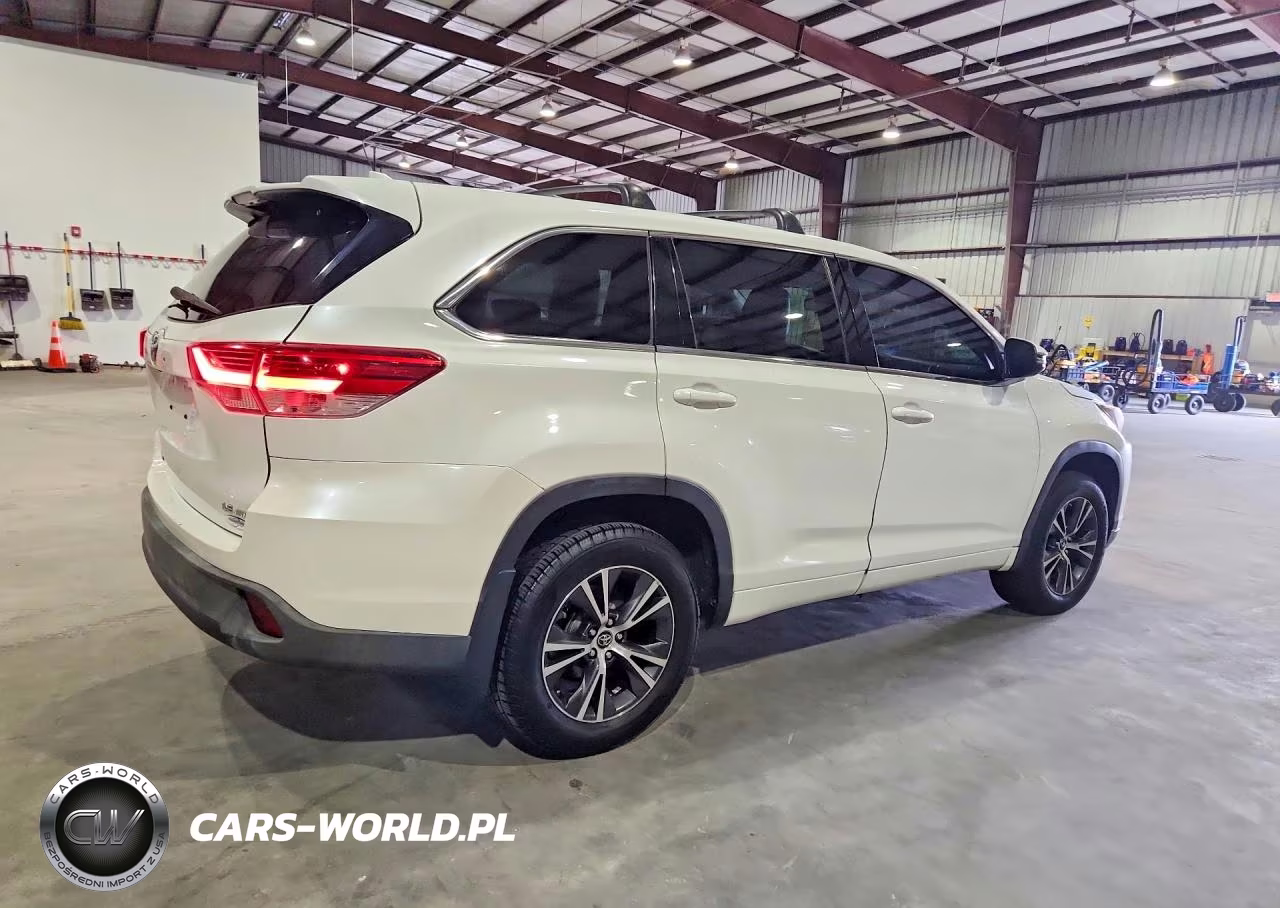 2017 Toyota Highlander Le Plus VIN:5TDBZRFH1HS363576 - 3