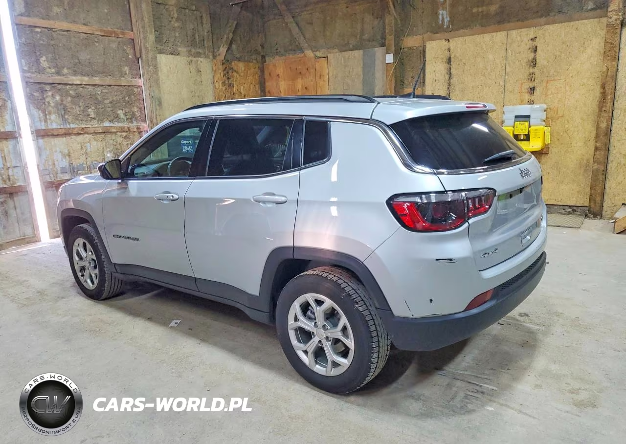 2024 Jeep Compass Latitude VIN:3C4NJDBNXRT133139 - 2