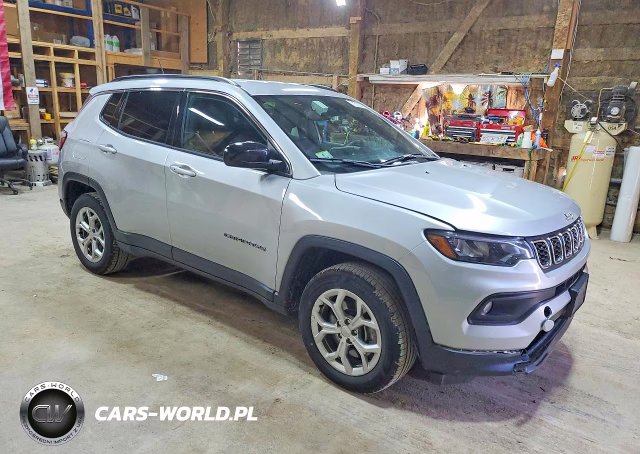 2024 Jeep Compass Latitude VIN:3C4NJDBNXRT133139 - 4