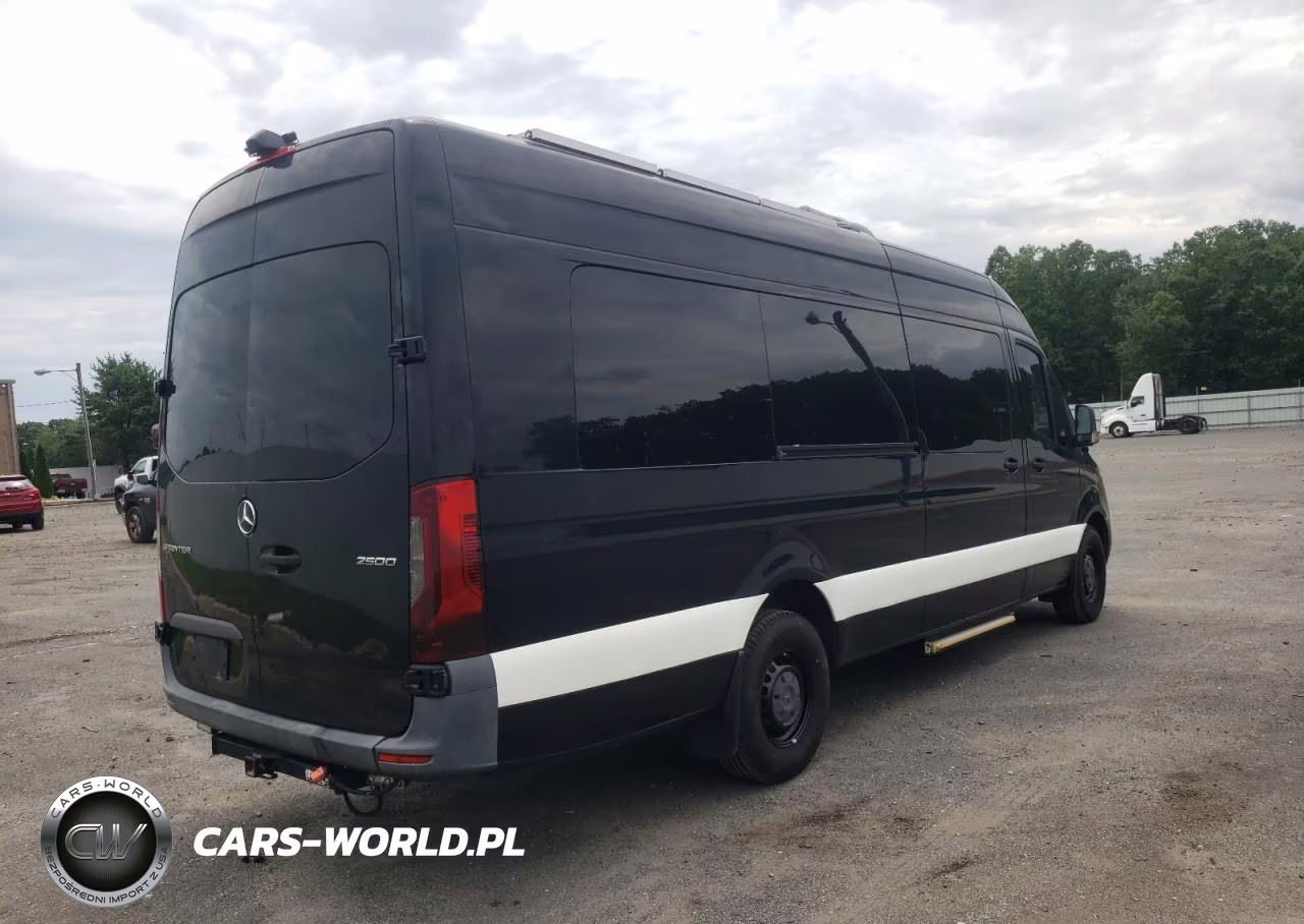 2020 Mercedes-Benz Sprinter 2500 VIN:W1X4EDHYXLT019808 - 3
