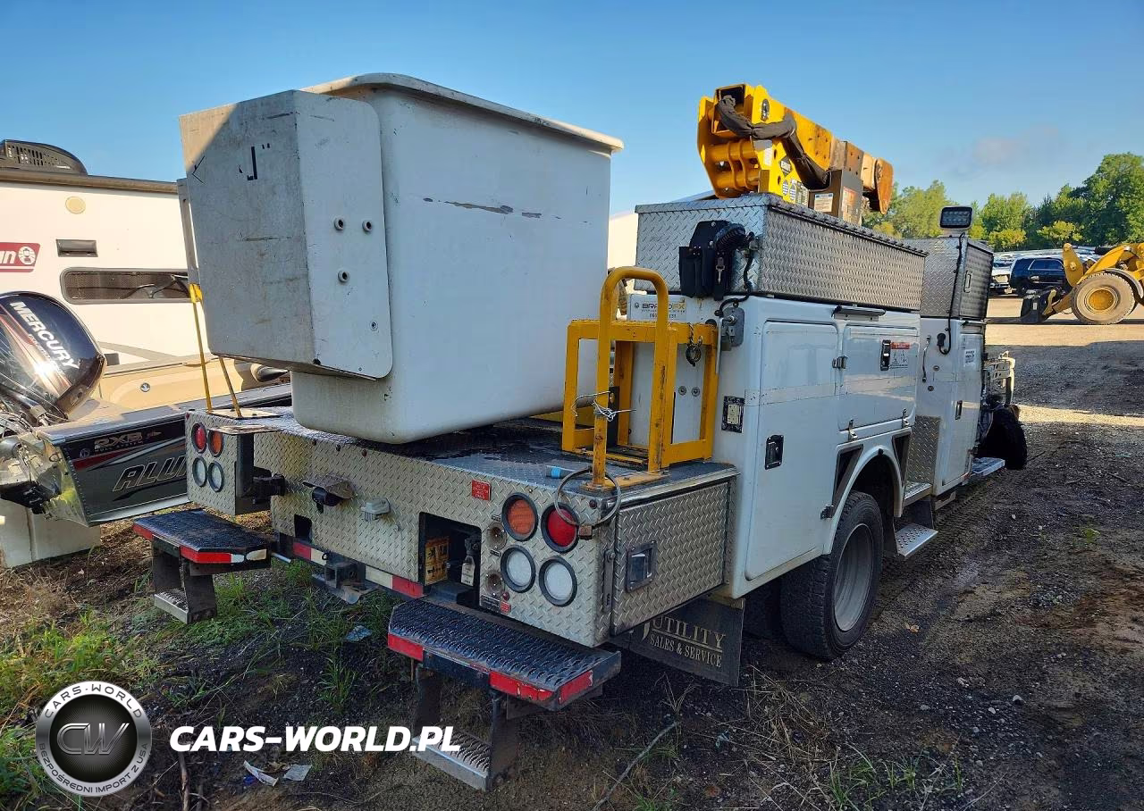 2020 Ford F550 Super Duty Bucket Truck VIN:1FDUF5HN9LDA14646 - 3