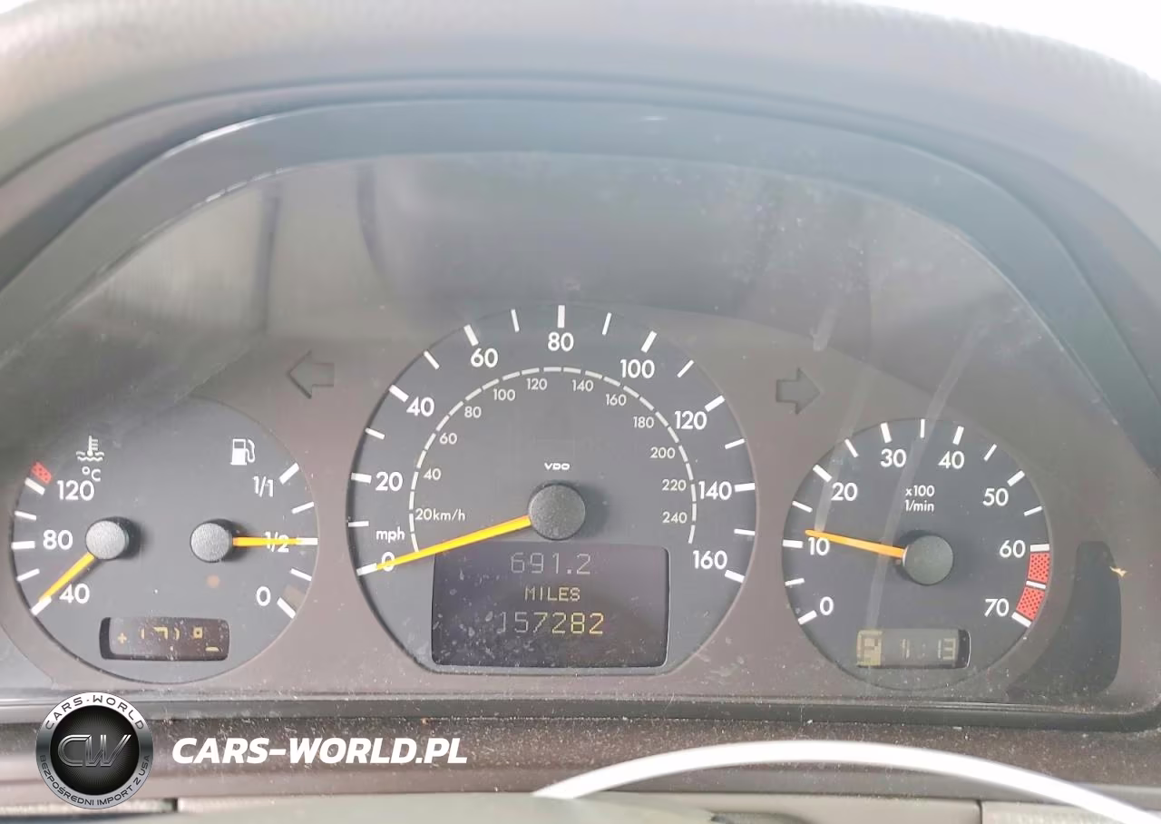 2001 Mercedes-Benz E 320 VIN:WDBJF65J01B340485 - 9