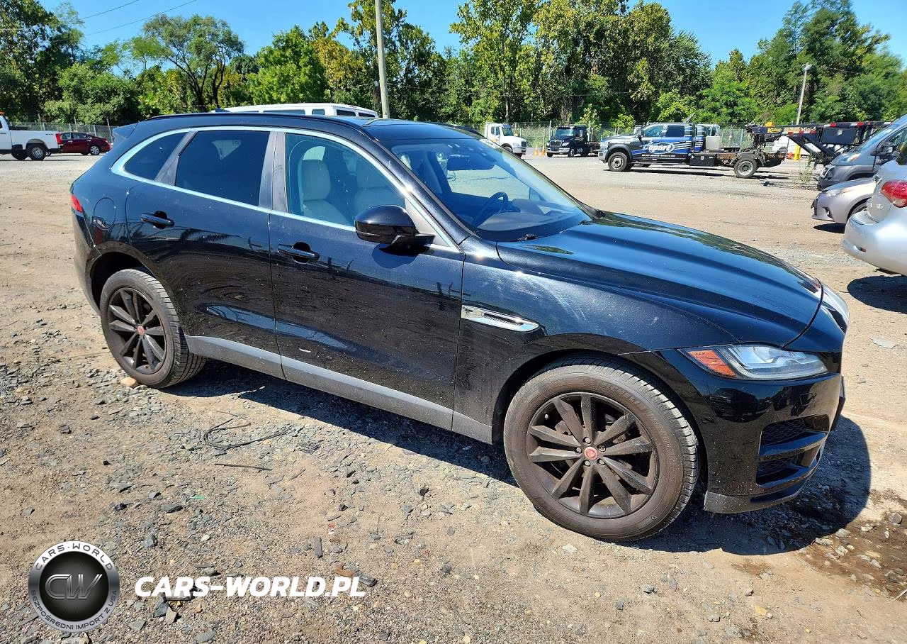 2017 Jaguar F-Pace Prestige VIN:SADCK2BNXHA493093 - 4
