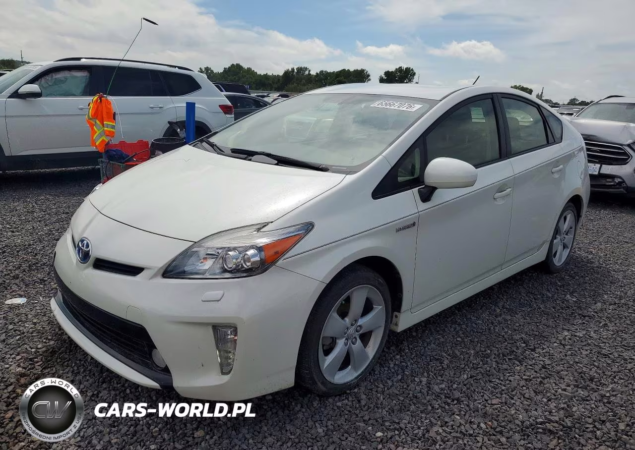 2015 Toyota Prius Five – zdjęcie 1 z 12