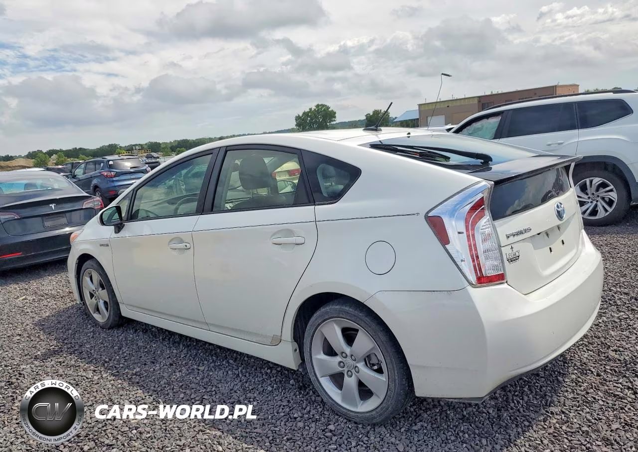 2015 Toyota Prius Five VIN:JTDKN3DU5F0451636 - 2