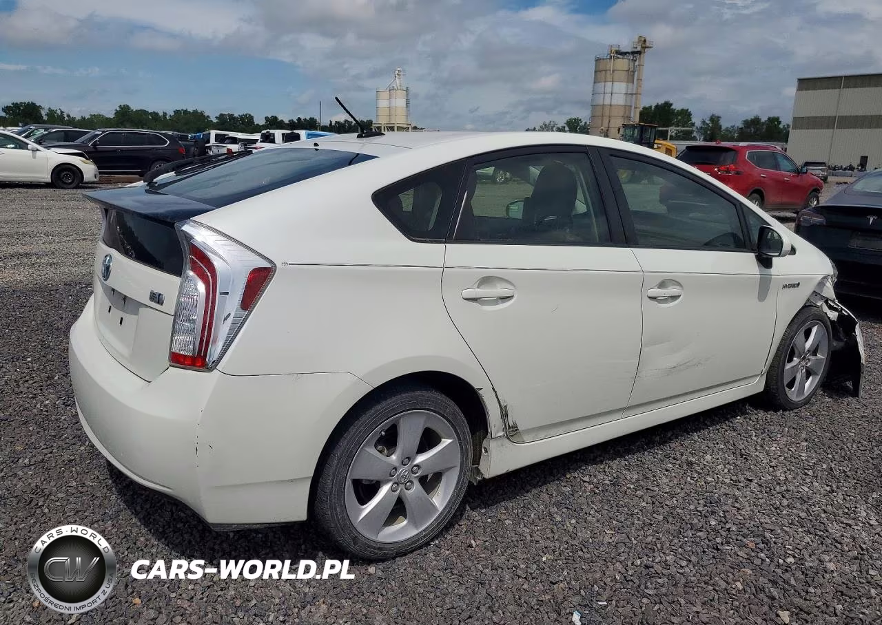 2015 Toyota Prius Five VIN:JTDKN3DU5F0451636 - 3
