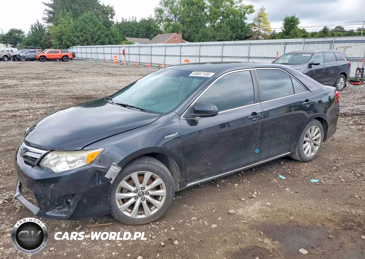 2014 Toyota Camry Hybrid Xle – zdjęcie 1 z 12