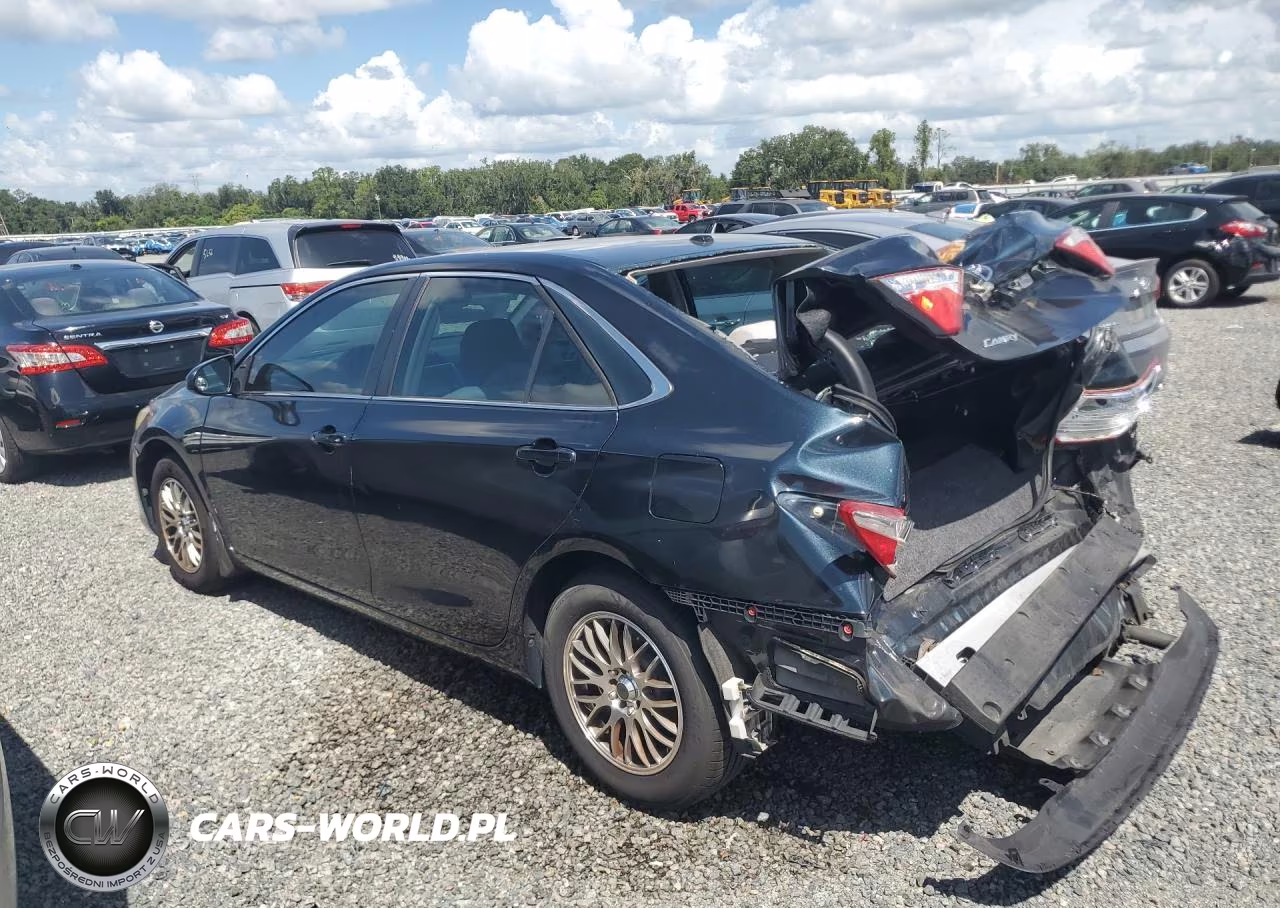 2015 Toyota Camry Le VIN:4T4BF1FK1FR449762 - 2