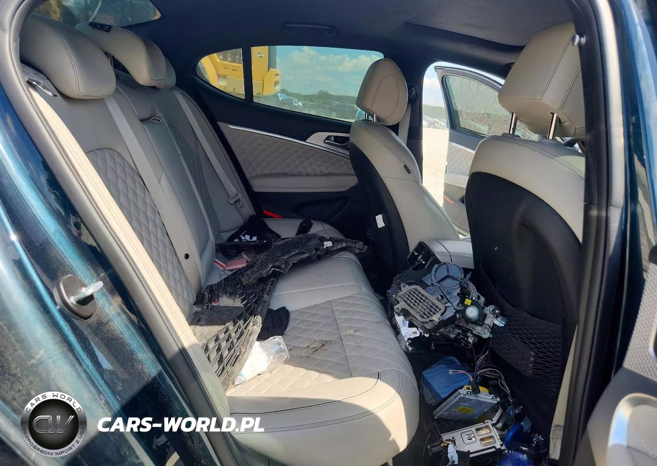 2023 Genesis G70 3.3T Standard VIN:KMTG54TE5PU119875 - 10