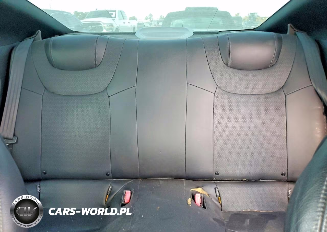 2013 Hyundai Genesis Coupe 3.8 Grand Touring VIN:KMHHU6KJ6DU092676 - 10