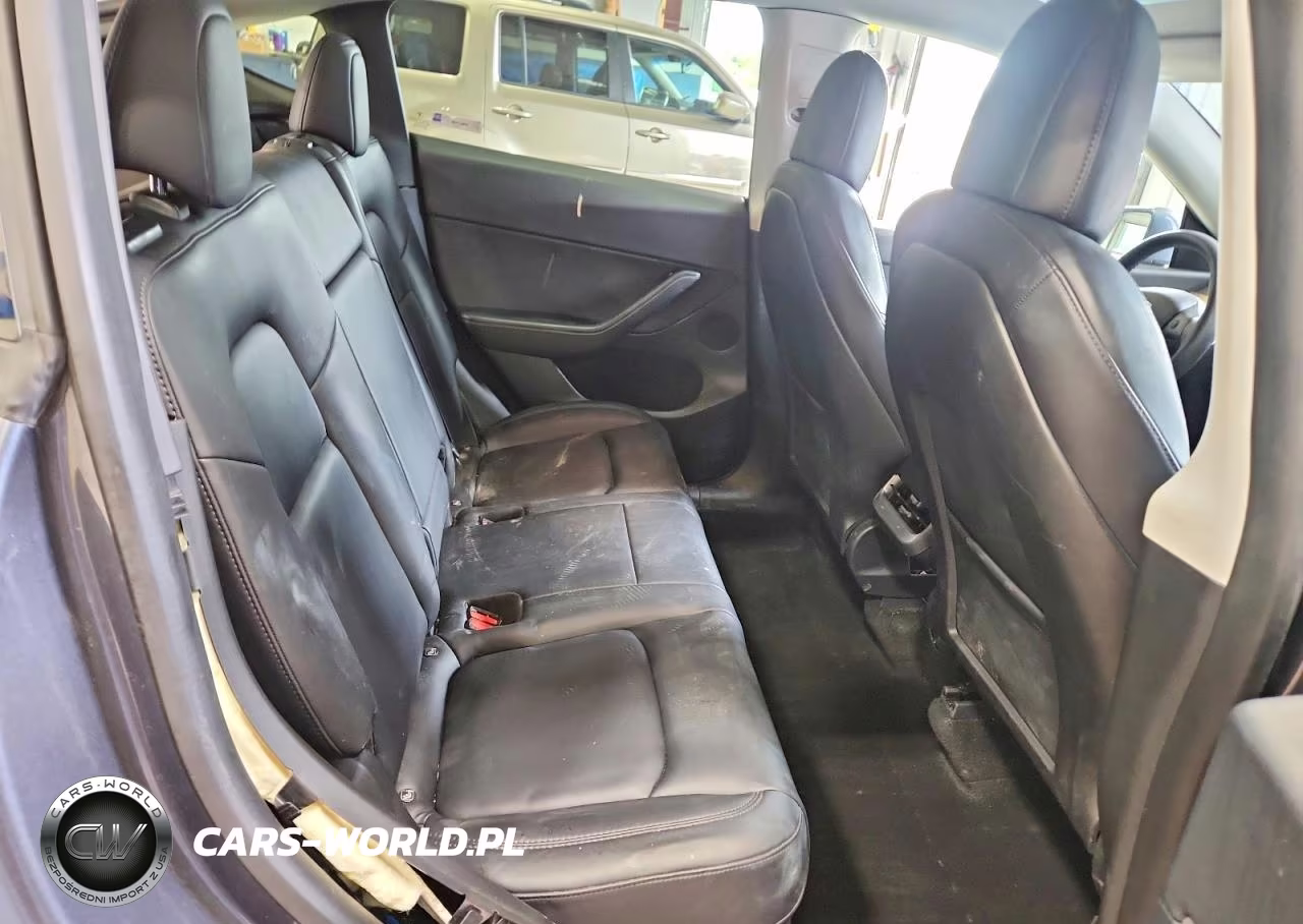 2022 Tesla Model Y VIN:7SAYGDEF6NF377219 - 10