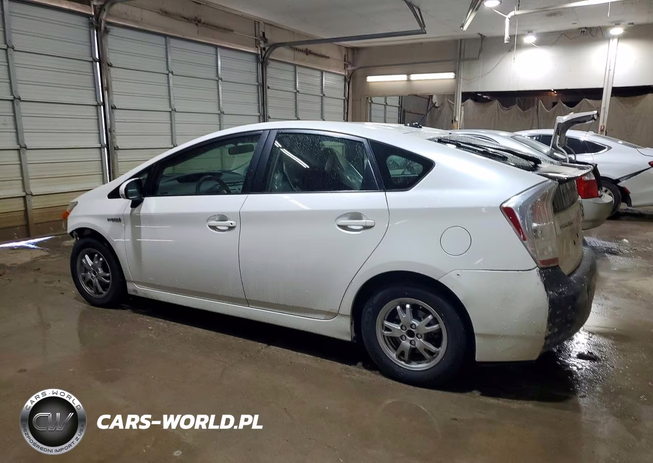 2011 Toyota Prius Two VIN:JTDKN3DU2B0310999 - 2