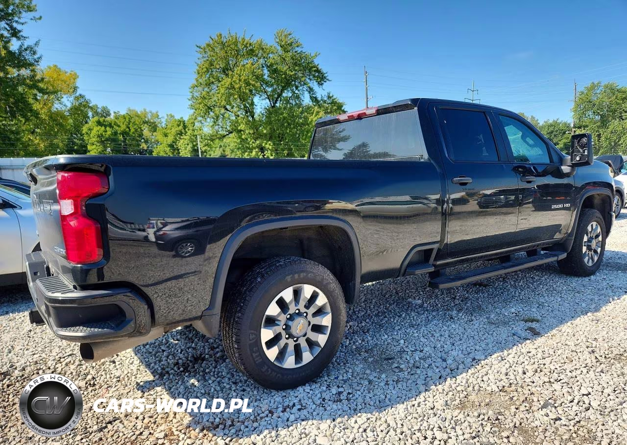2024 Chevrolet Silverado K2500 Custom VIN:1GC4YMEY2RF357626 - 3