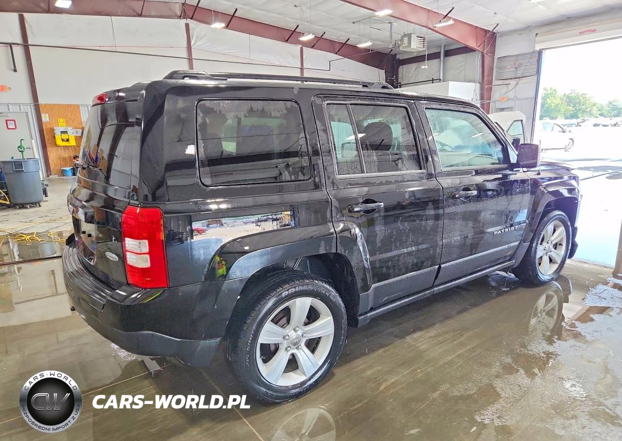 2014 Jeep Patriot Latitude VIN:1C4NJPFA1ED520154 - 3