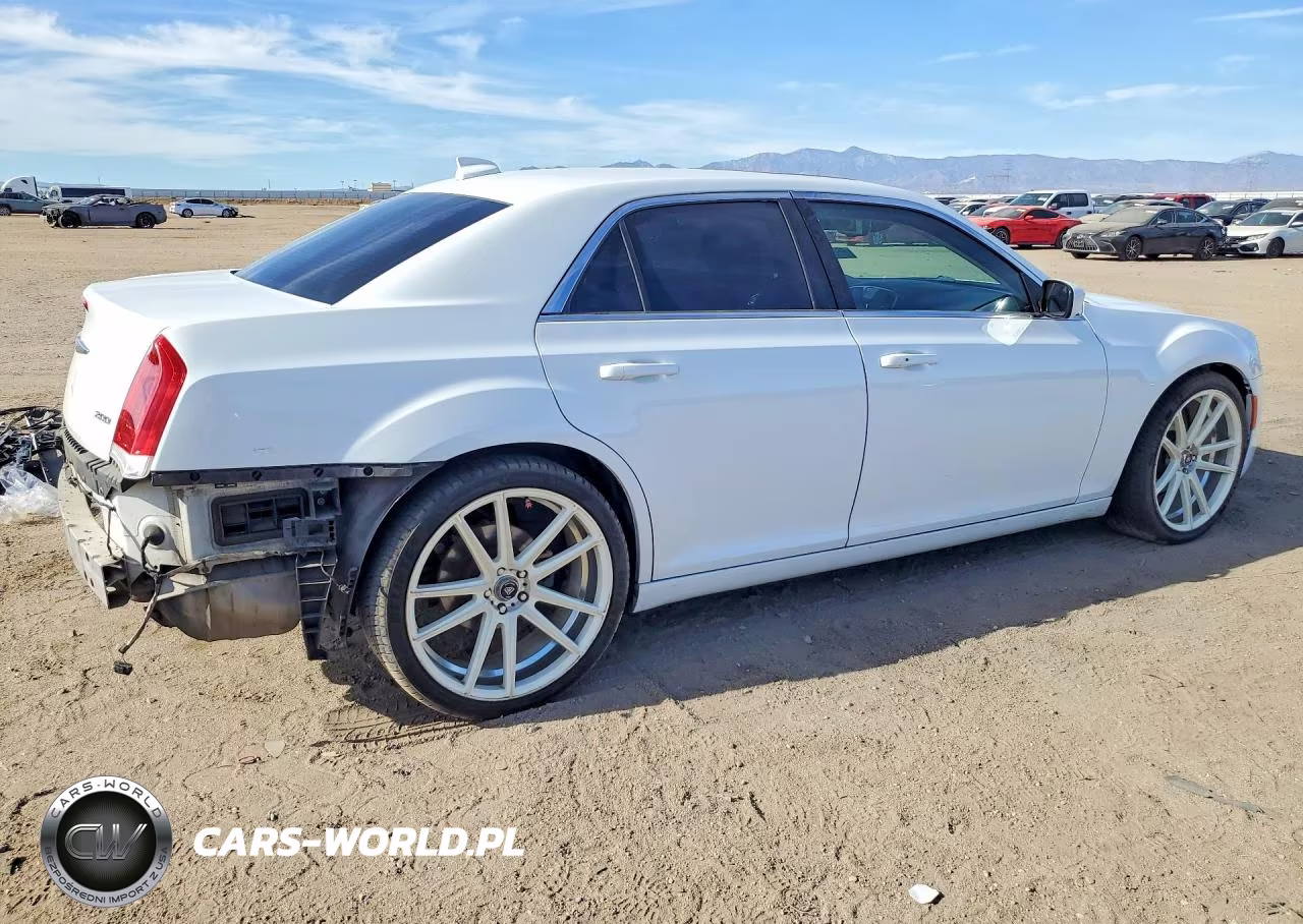 2015 Chrysler 300 Limited VIN:2C3CCAAG9FH814193 - 3