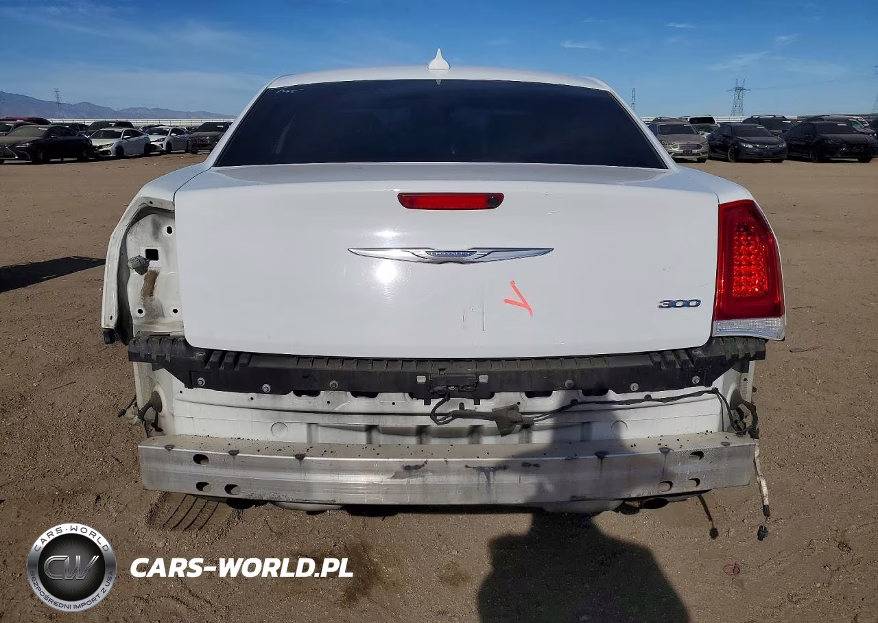 2015 Chrysler 300 Limited VIN:2C3CCAAG9FH814193 - 6