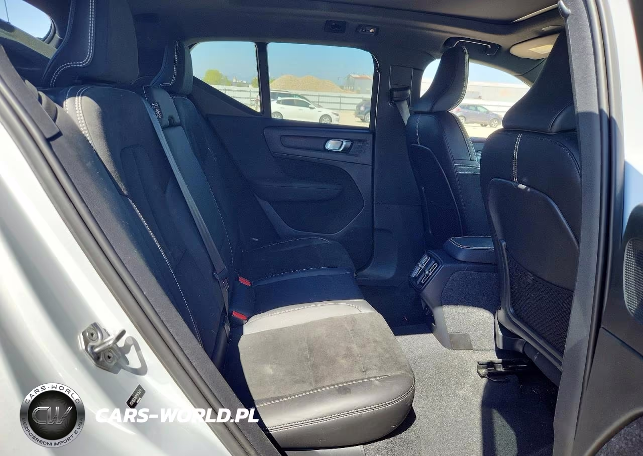 2021 Volvo Xc40 T5 R-Design VIN:YV4162UMXM2605551 - 10