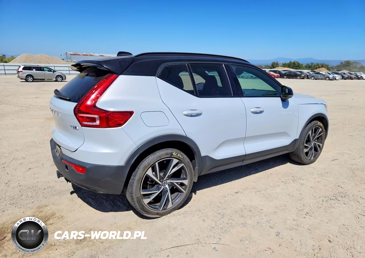2021 Volvo Xc40 T5 R-Design VIN:YV4162UMXM2605551 - 3