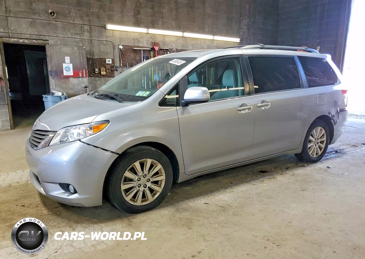2012 Toyota Sienna Xle 7-Passenger – zdjęcie 1 z 13