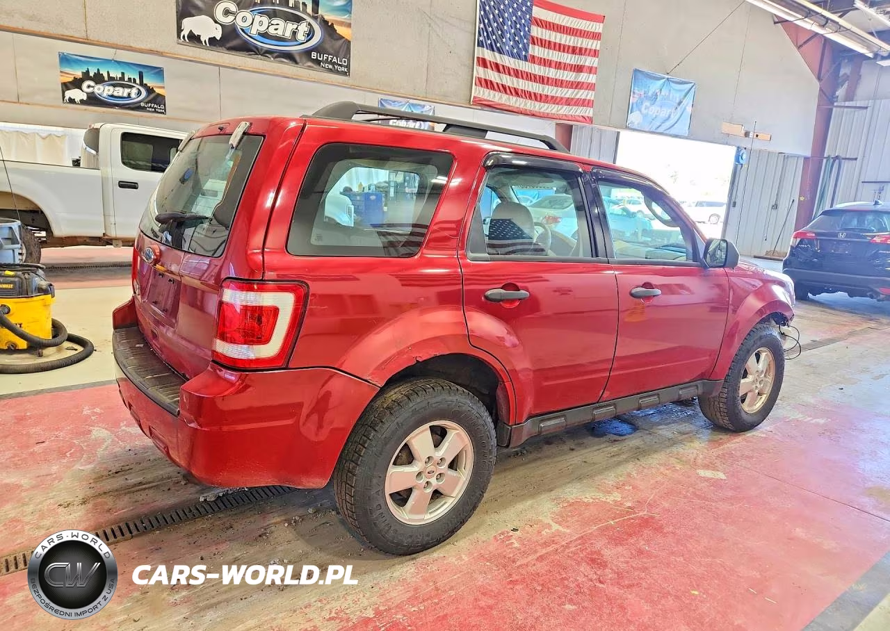2010 Ford Escape Xls VIN:1FMCU9C77AKB77063 - 3