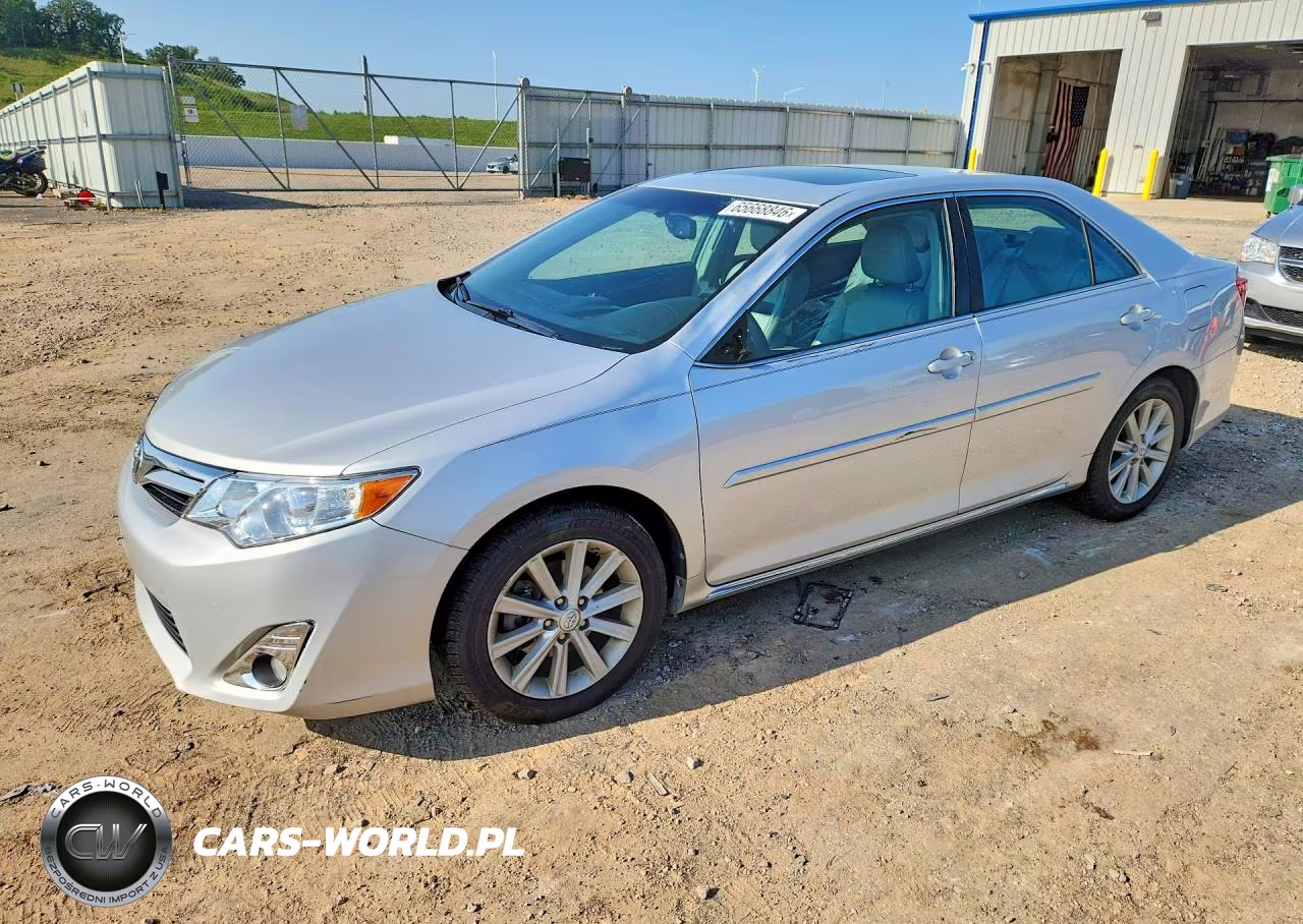 2014 Toyota Camry Xle – zdjęcie 1 z 12