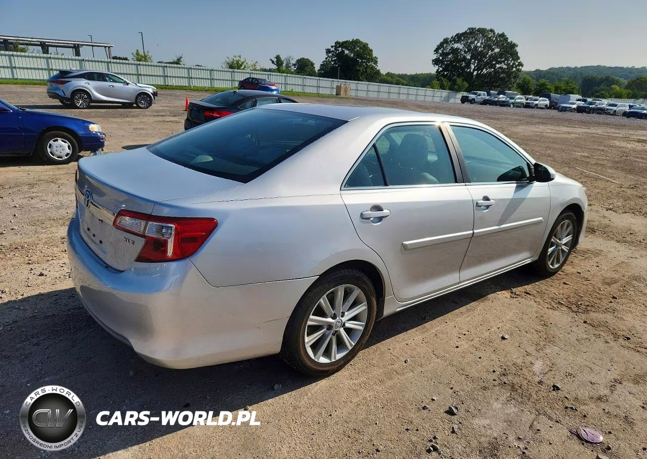 2014 Toyota Camry Xle VIN:4T4BF1FK5ER341076 - 3