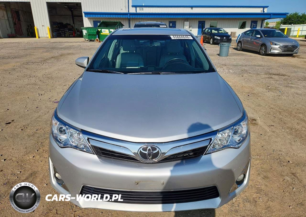 2014 Toyota Camry Xle VIN:4T4BF1FK5ER341076 - 5