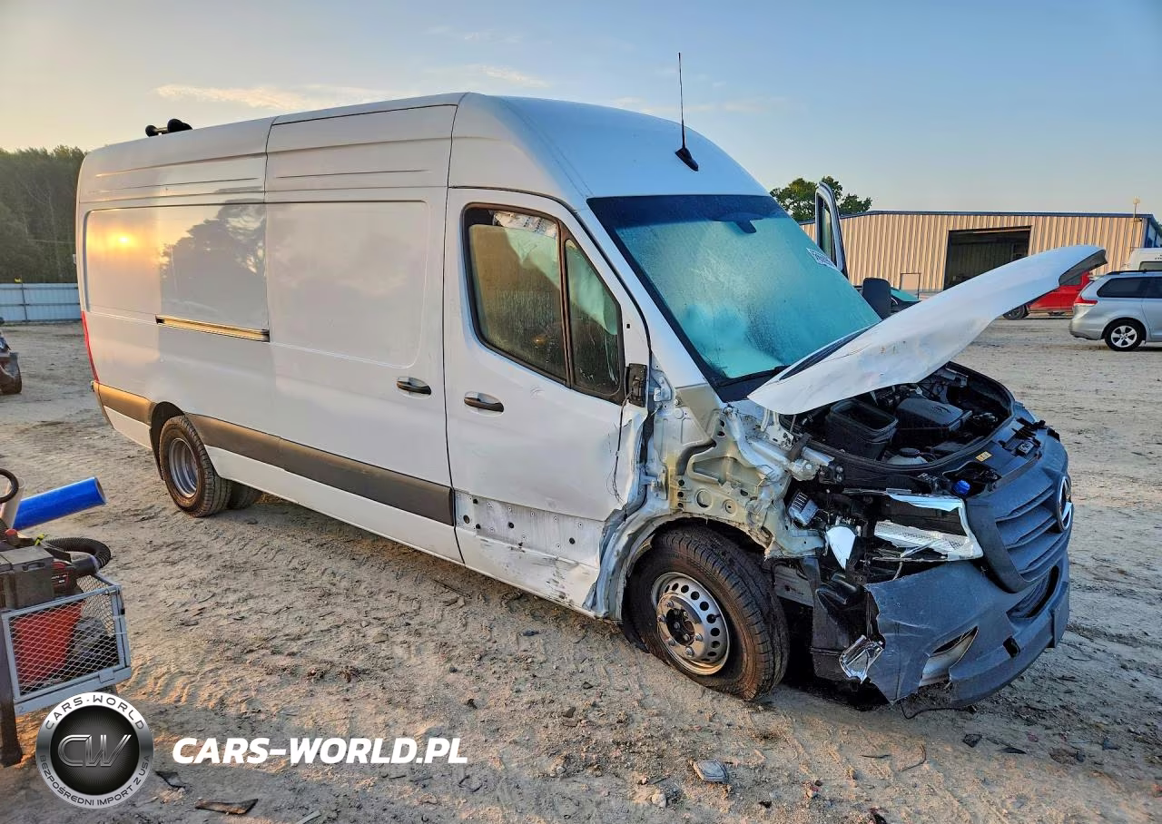 2024 Mercedes-Benz Sprinter 3500 Delivery Van VIN:W1Y5NCHY5RT184443 - 4