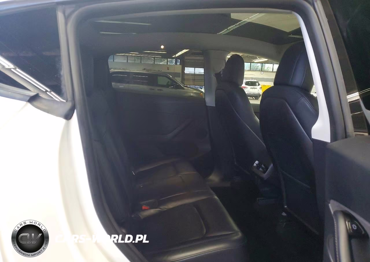 2020 Tesla Model Y VIN:5YJYGDEE1LF034996 - 10