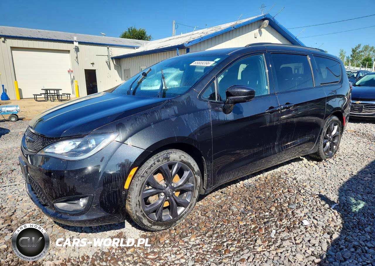 2020 Chrysler Pacifica Touring L