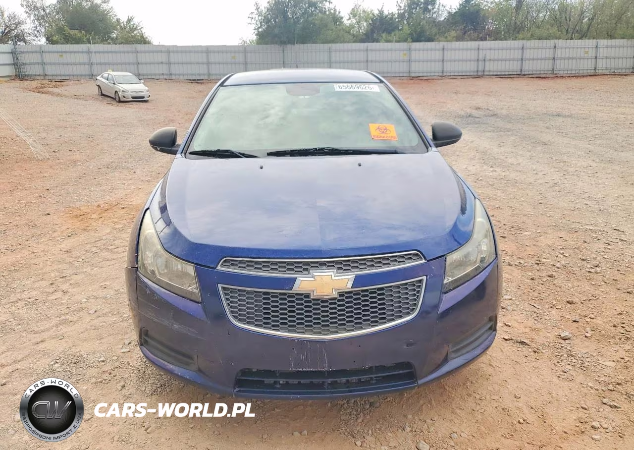 2013 Chevrolet Cruze Ls VIN:1G1PA5SH2D7273930 - 5